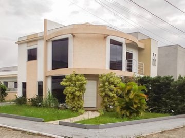 Casa em Condom�nio � Venda